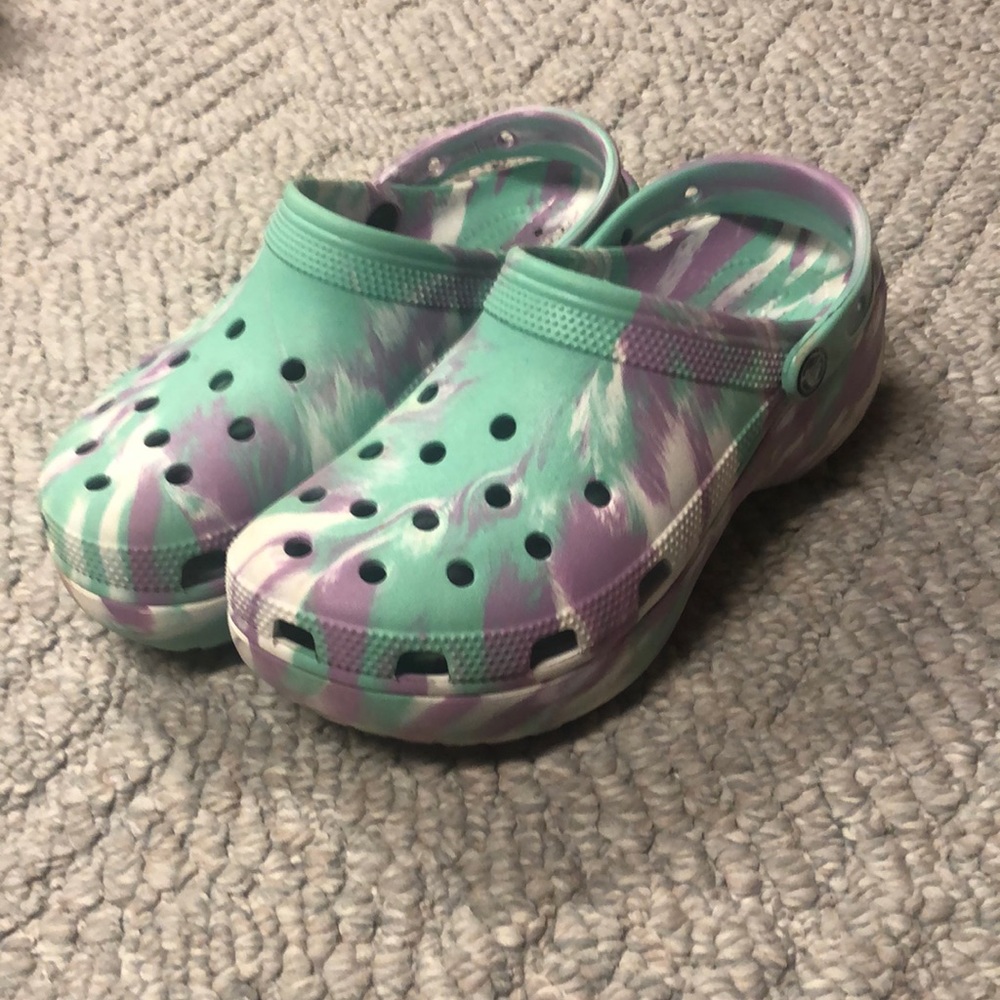 Women’s tie dye Crocs